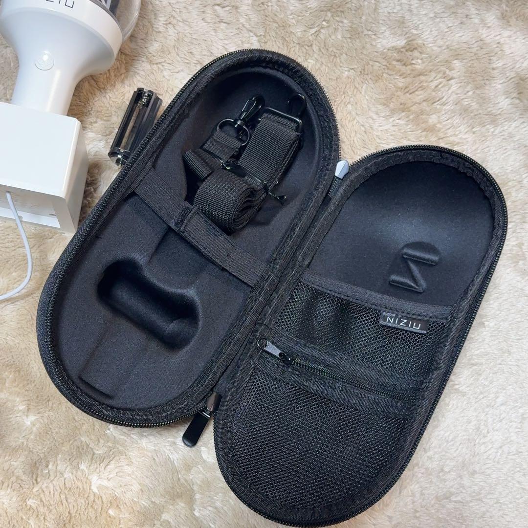 NiziU OFFICIAL LIGHT STICK ペンライト　ケース