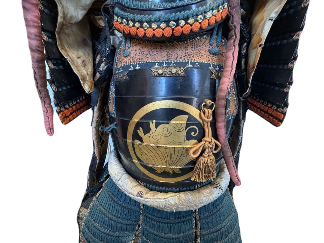 け*屋様 日本美術 時代甲冑 等身大 家紋入 丸に揚羽蝶 鎧兜 一式 面頬 鎧櫃