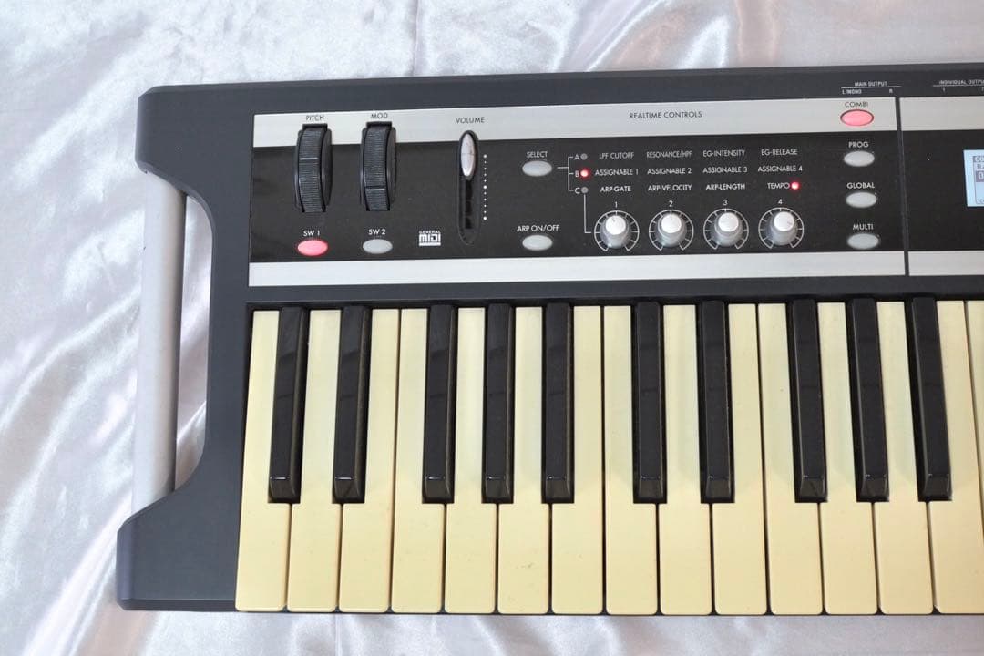 KORG X50 シンセサイザー（61鍵）