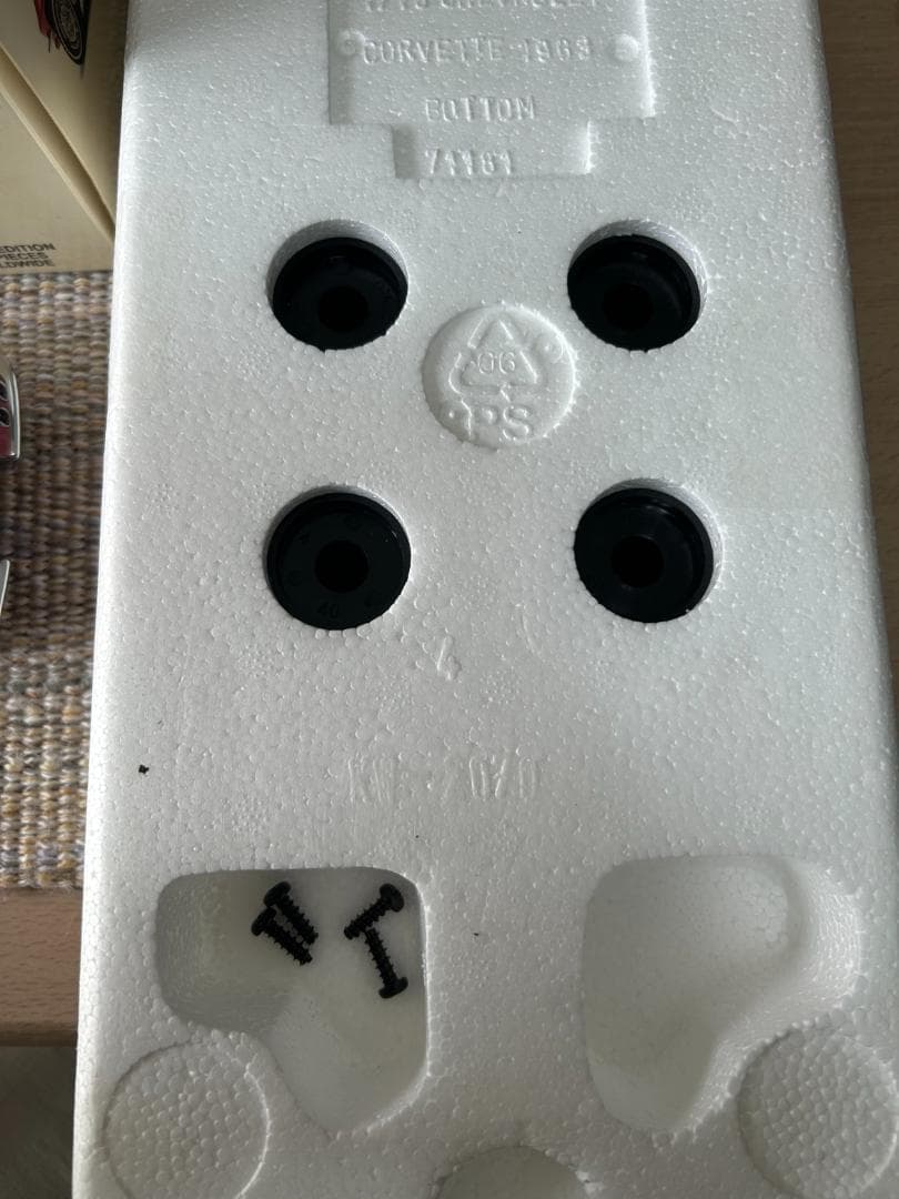 コルベット1/18　AUTOart MILLENNIUM