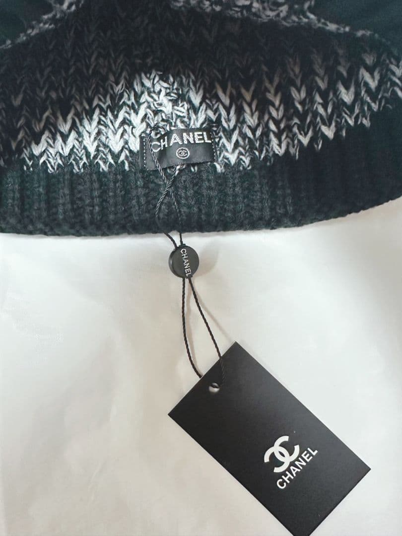 CHANEL ニット帽 ブラック/ホワイト 新品タグ付き