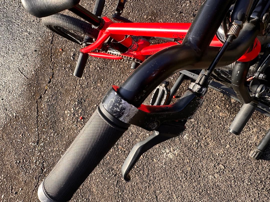 BMXキッズ　ARESBIKES STN 16インチ　おまけプロテクター付き