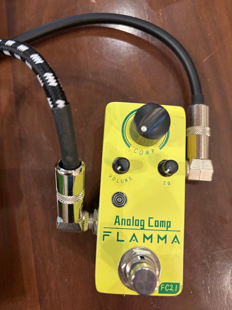 ギターエフェクター　お得なセット（7つのエフェクターセット、パッチケーブル付)