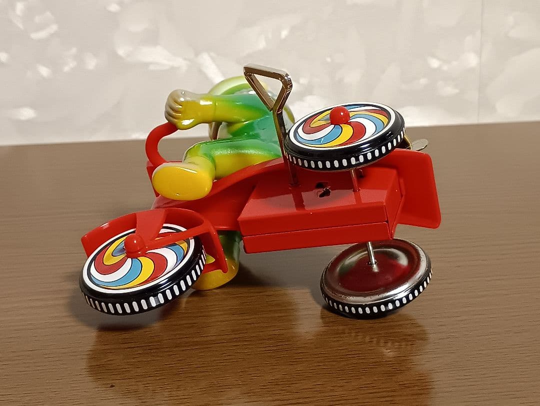 M1号　ケムール人　ゼンマイ三輪車　東京タワーセット