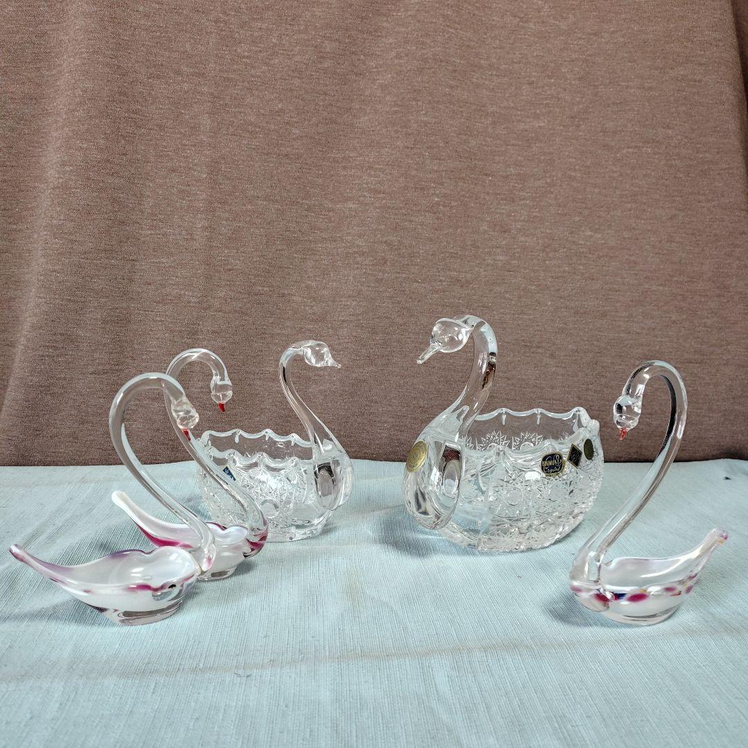 ボヘミアンクリスタル白鳥夫婦と同ガラス製子白鳥3羽家族