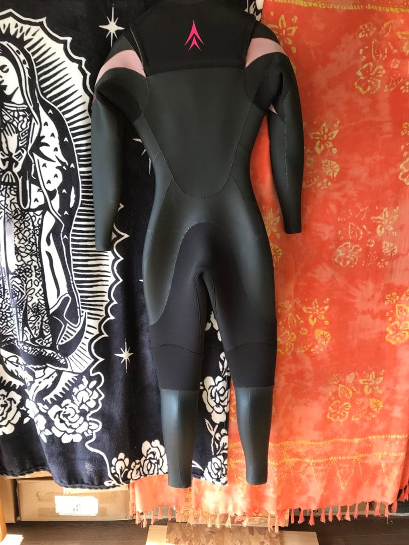 ライノチェイサー　セミドライ　レディースML 冬　サーフィン5/3