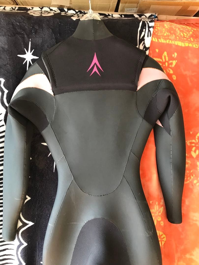 ライノチェイサー　セミドライ　レディースML 冬　サーフィン5/3