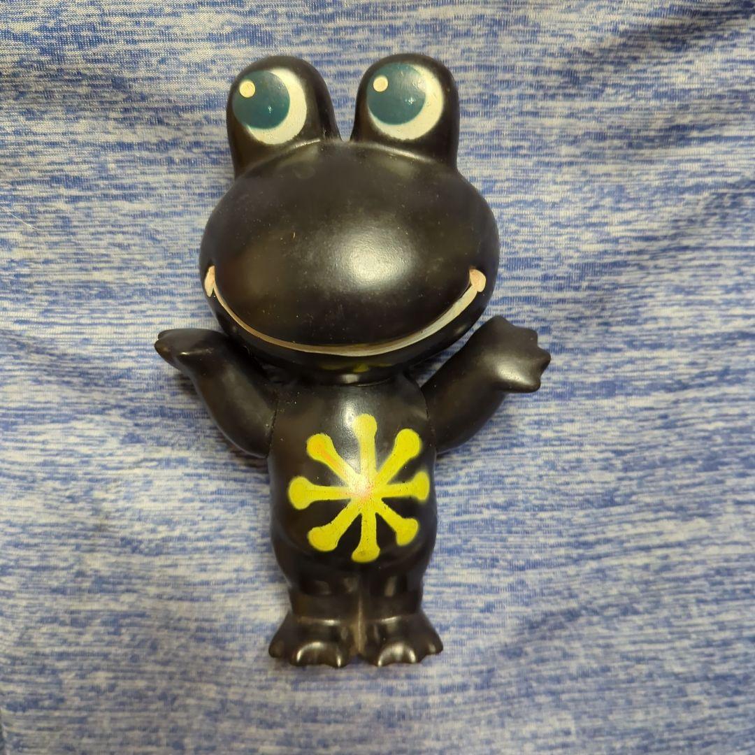 ケロちゃんのフィギュア 黒色レア品