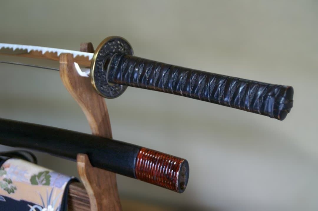 模擬刀　 黒革巻柄　腰藤巻　変わり塗鞘　７１.５cm