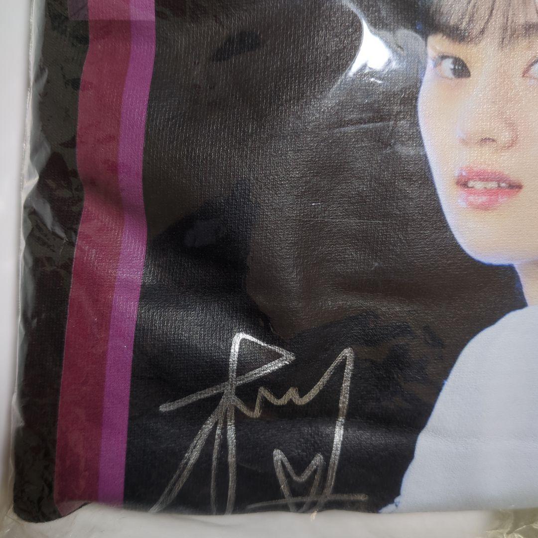 乃木坂46　川崎桜　直筆サインパーカー