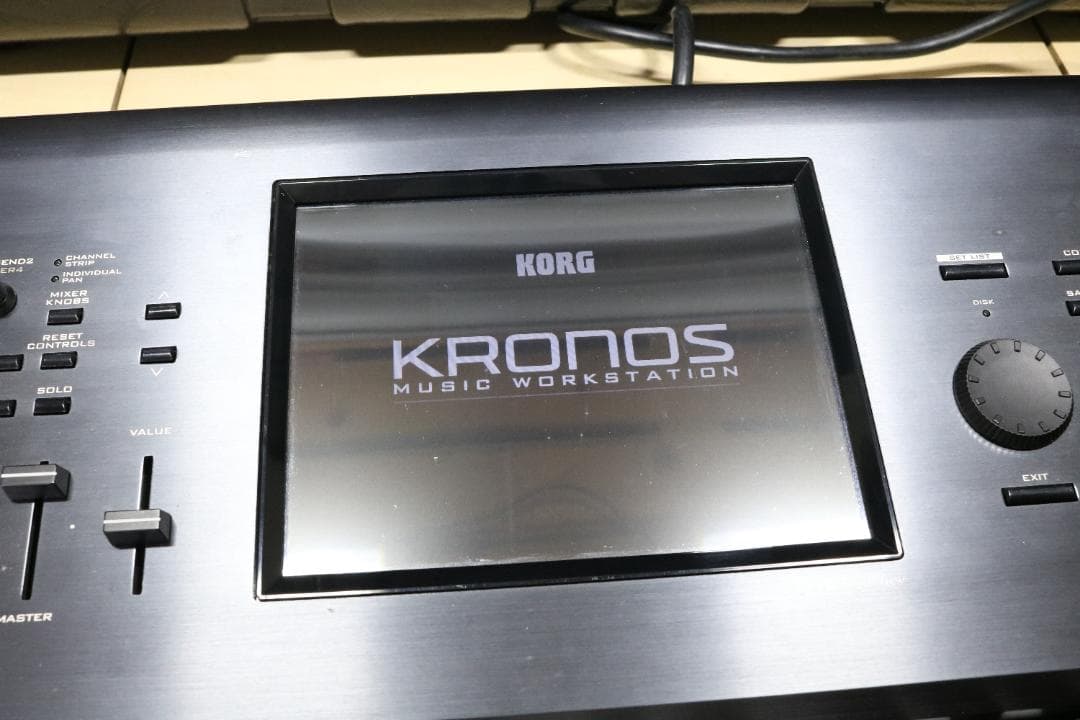 【良品】KORG KRONOS-73 73鍵 シンセサイザー 純正ハードケース