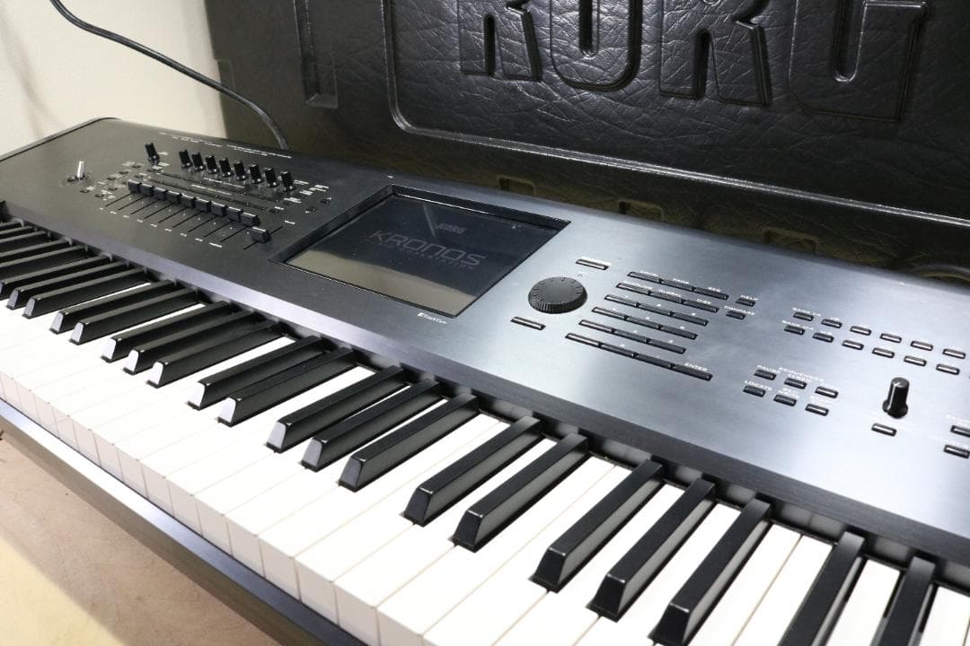 【良品】KORG KRONOS-73 73鍵 シンセサイザー 純正ハードケース
