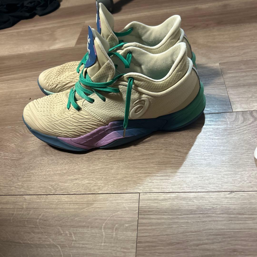 ASICS バスケットボールシューズ ベージュ/グリーン/パープル