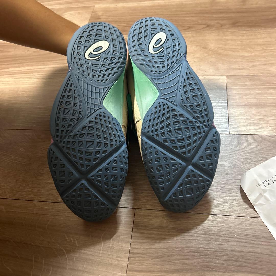 ASICS バスケットボールシューズ ベージュ/グリーン/パープル