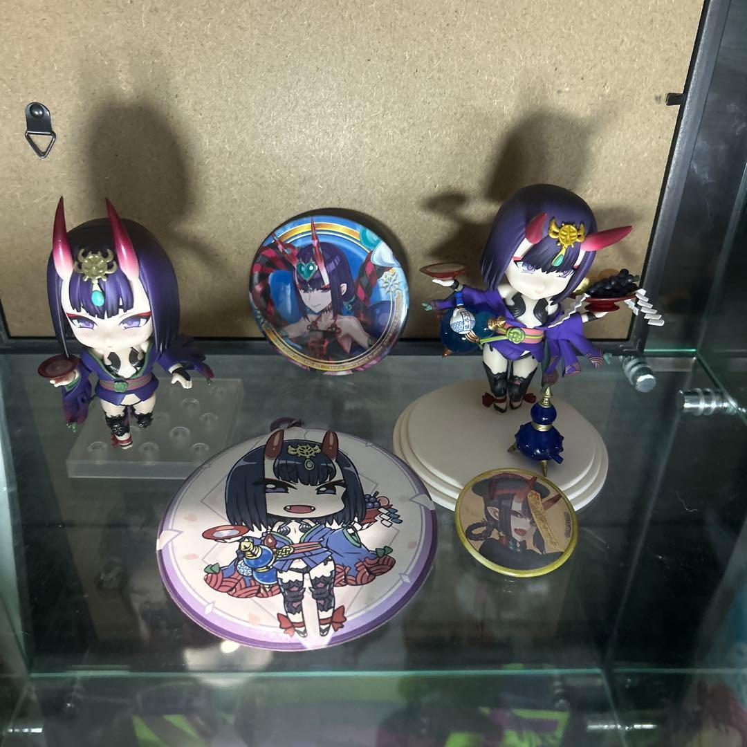 FGO 酒呑童子 グッズ 詰め合わせ(フィギュア、缶バッジ、ねんどろいど)