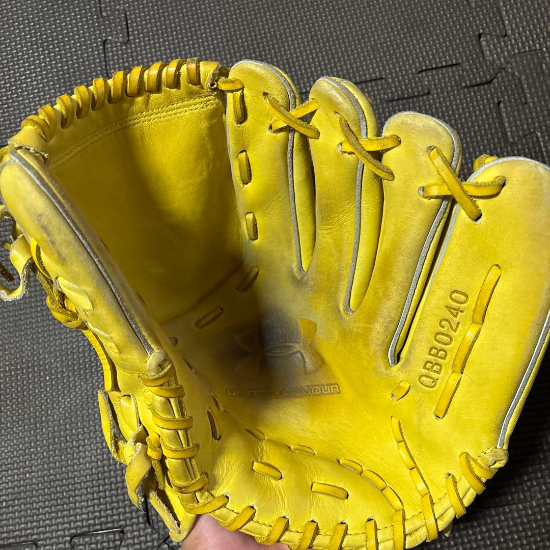 Under Armour 軟式グローブ QBB0240 イエロー