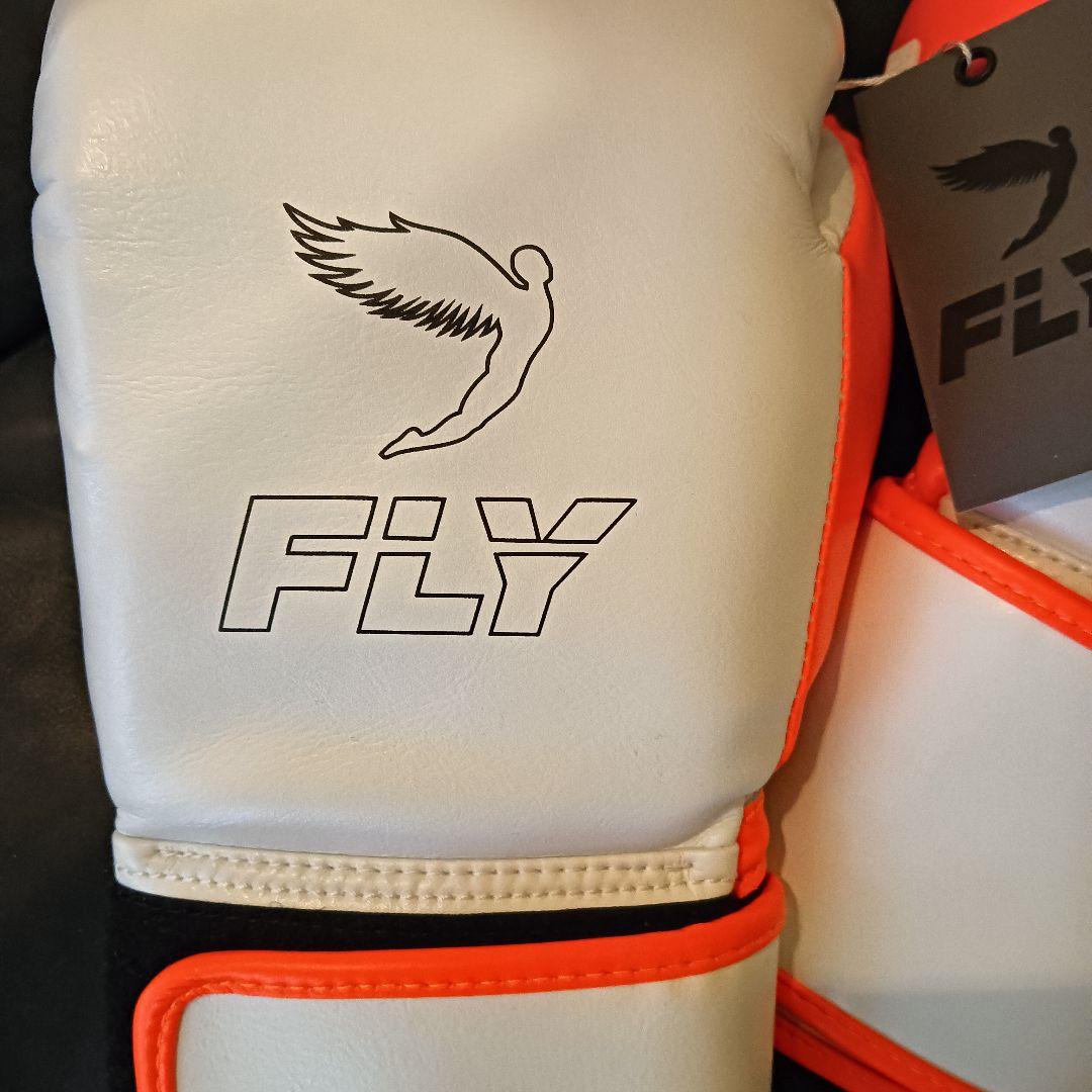新品未使用 FLY ボクシンググローブ ホワイト/オレンジ
