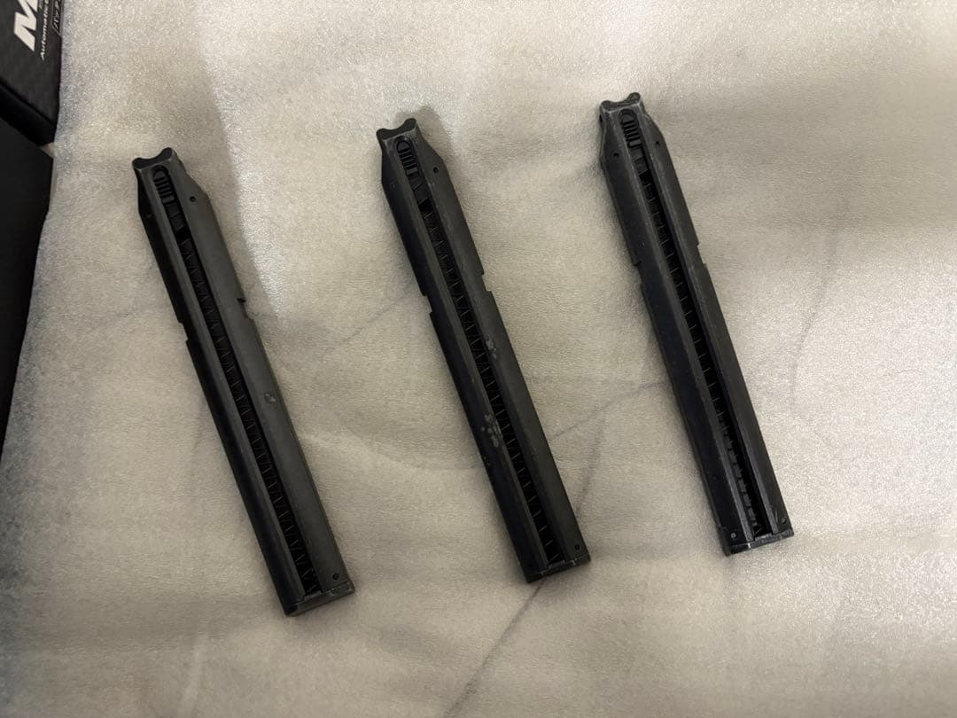 東京マルイ製　M93R 電動ガン マガジン3本付き