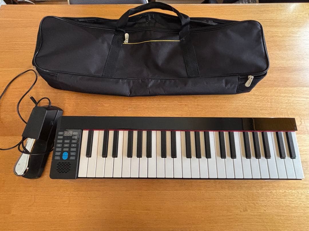 longeye fold 88鍵盤　折り畳み式の電子ピアノ　ペダル　ケース付き