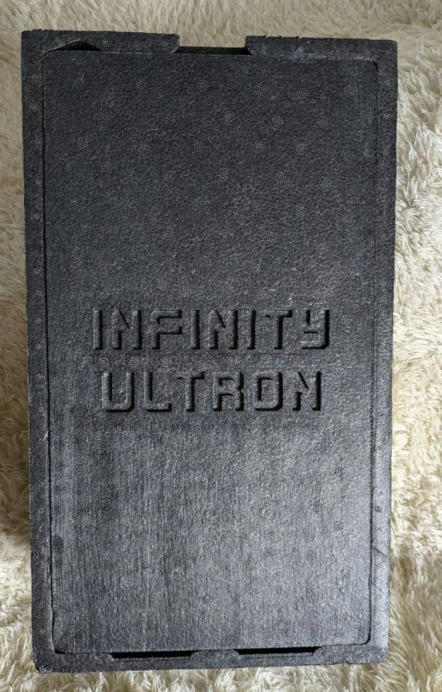 【美品】ホットトイズ　インフィニティ　ウルトロン　フィギュア