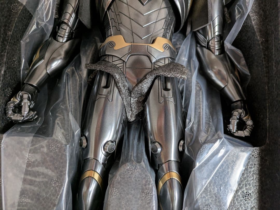 【美品】ホットトイズ　インフィニティ　ウルトロン　フィギュア