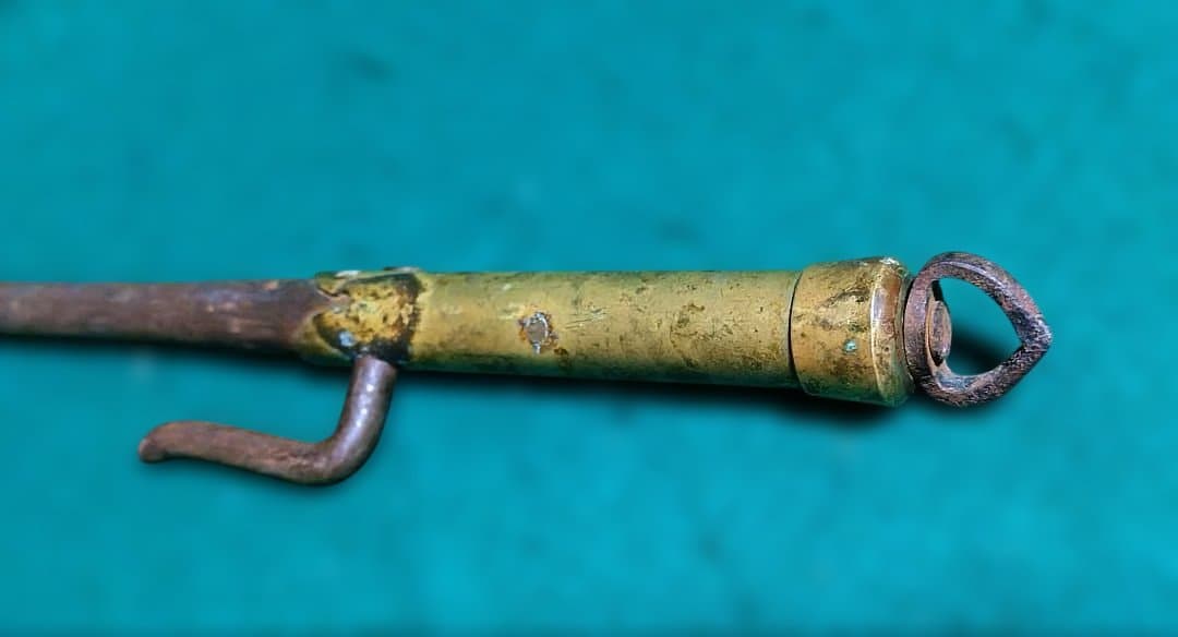 真鍮と鉄製のフック付き棒 　十手　時代物