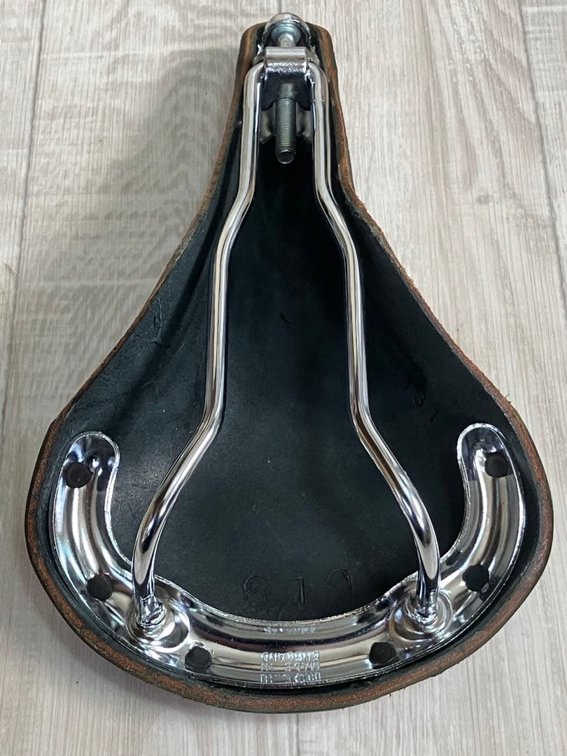 BROOKS ブルックス　限定　黒 レザーサドル 銅リベット付き　B84