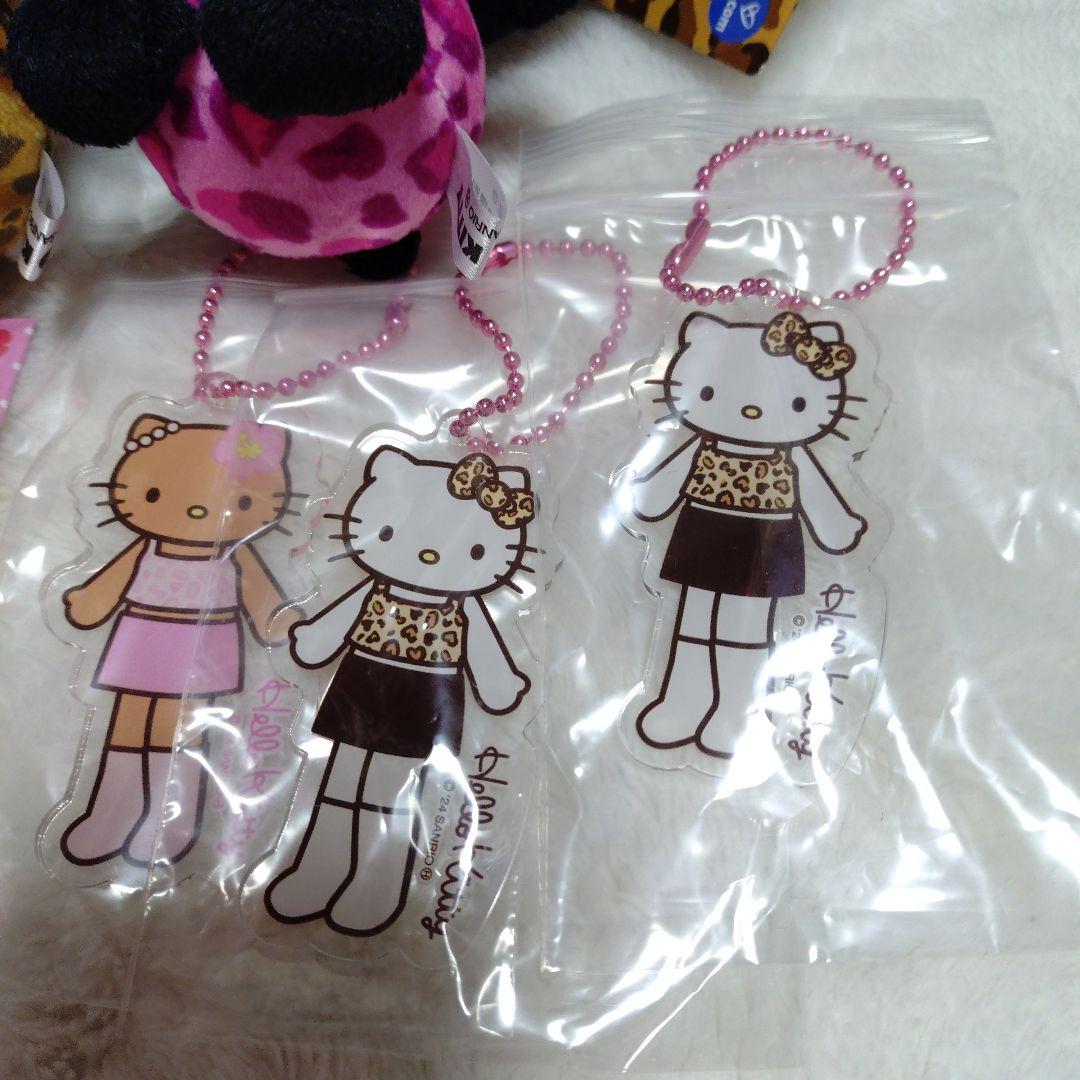 ハローキティ　マスコット　ポーチ　ドームキーホルダー　タイルシール　まとめ