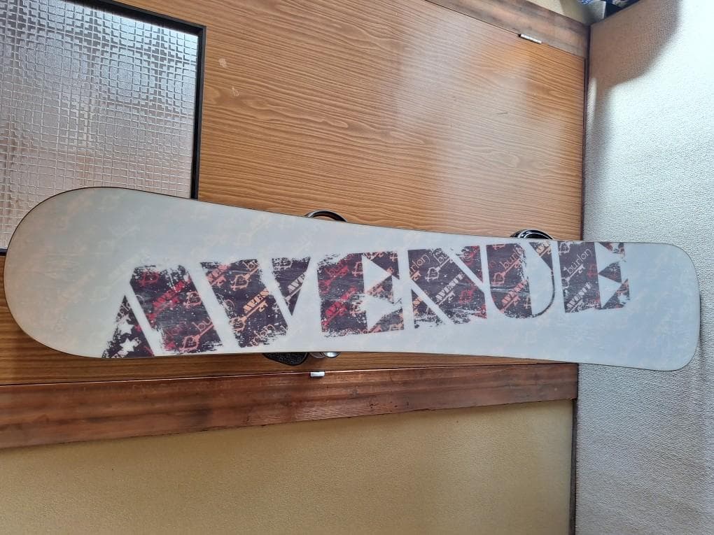 BURTON(バートン)AVENUE(アベニュー)スノーボード ビンディング付き
