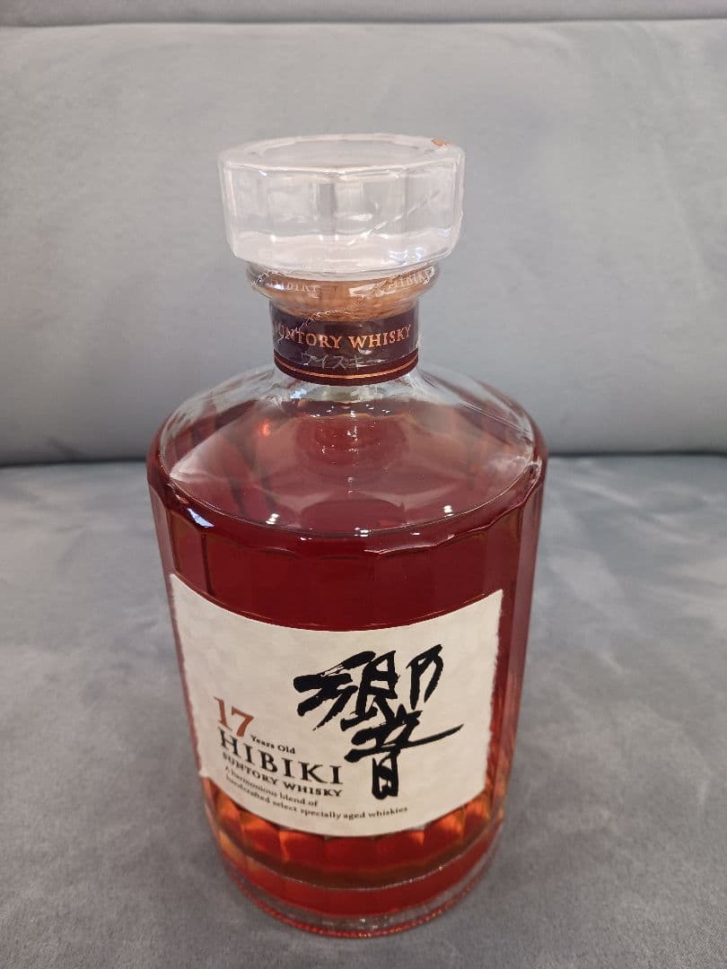 響 17年　 ウイスキー700ml　　　　 新品未開封