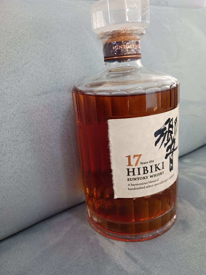 響 17年　 ウイスキー700ml　　　　 新品未開封