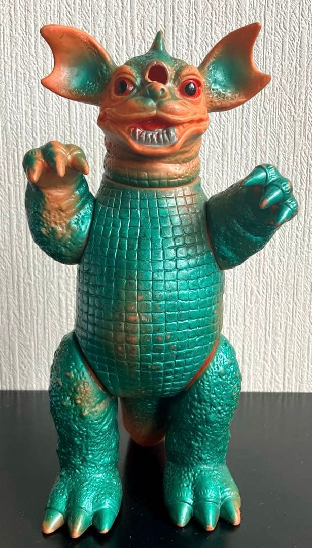 バラゴン　マルサン　スタンダードサイズ　ツノ破損あり　全身メタグリーン塗装