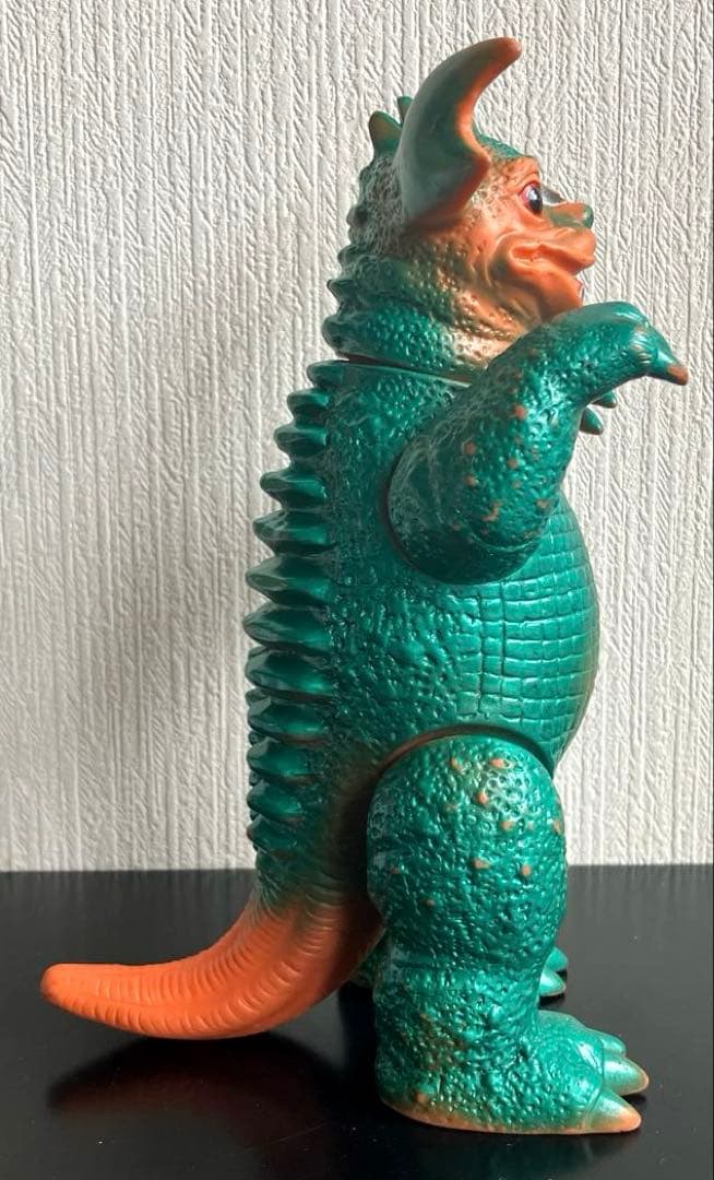 バラゴン　マルサン　スタンダードサイズ　ツノ破損あり　全身メタグリーン塗装