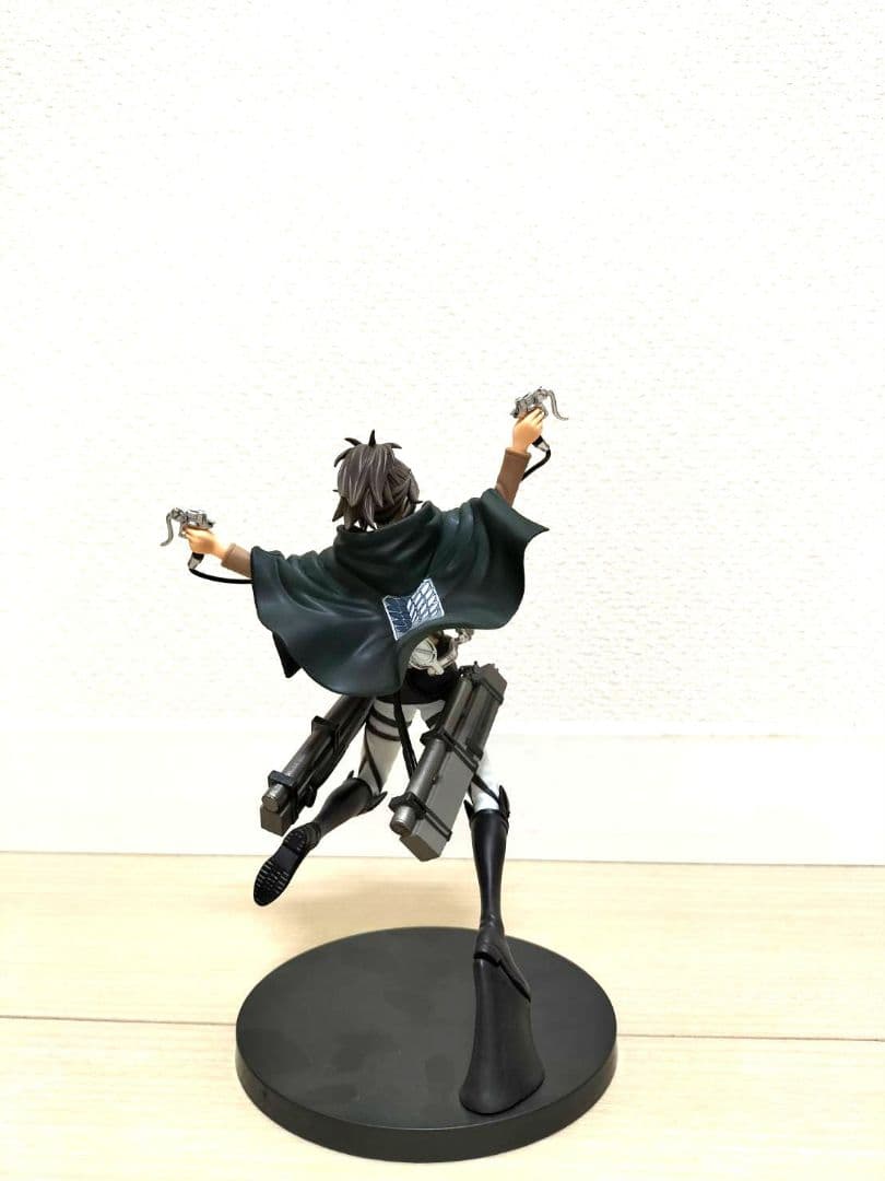進撃の巨人　ハンジ　フィギュア