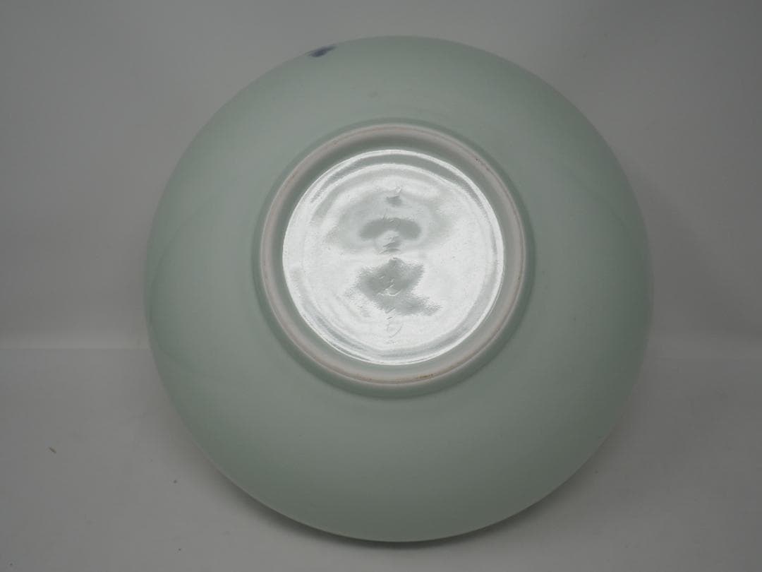 青白磁　染彫　壺　中尾恭純　中仙窯　有田焼