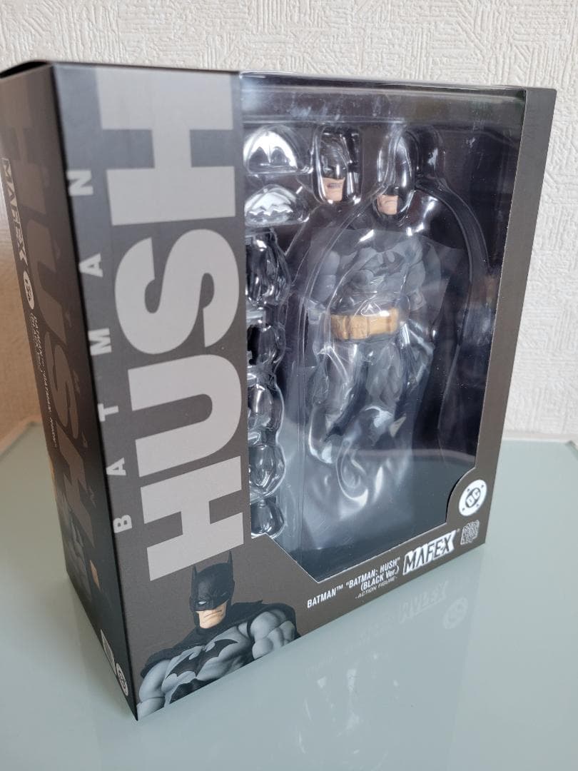 MAFEX バットマン HUSH ブラックVer. アクションフィギュア 新品