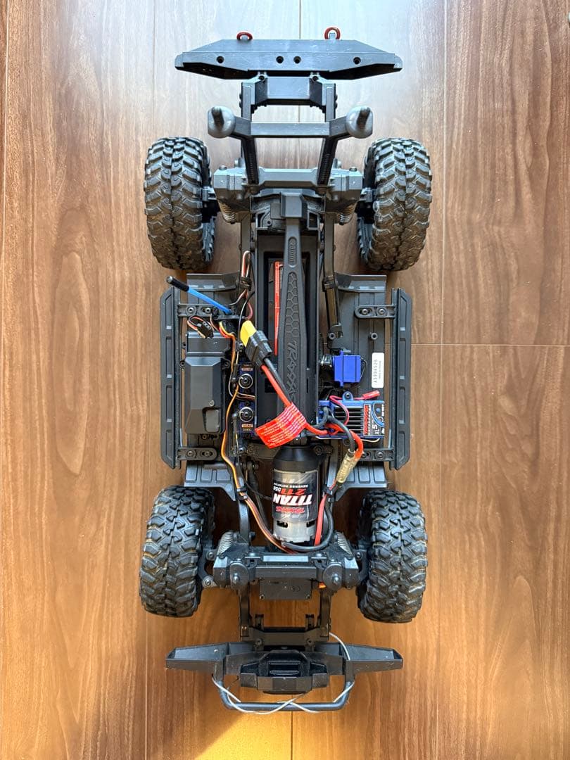 TRAXXAS TRX4 Land Rover ディフェンダー