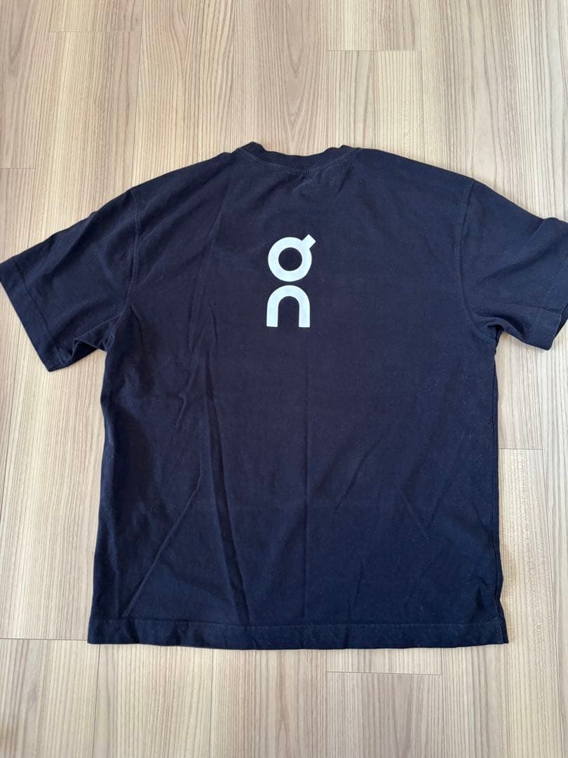 on Club T 白黒セット販売 Sサイズ