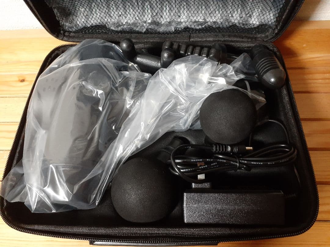 早い者勝ち♪筋膜リリースマッサージガン 電動 無段階変速  軽量 筋肉