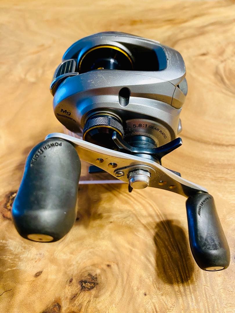 シマノ 09 アルデバラン mg 右巻き SHIMANO ALDEBARAN