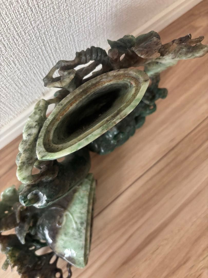玉石翡翠 植物モチーフ 彫刻 高さ約25cm
