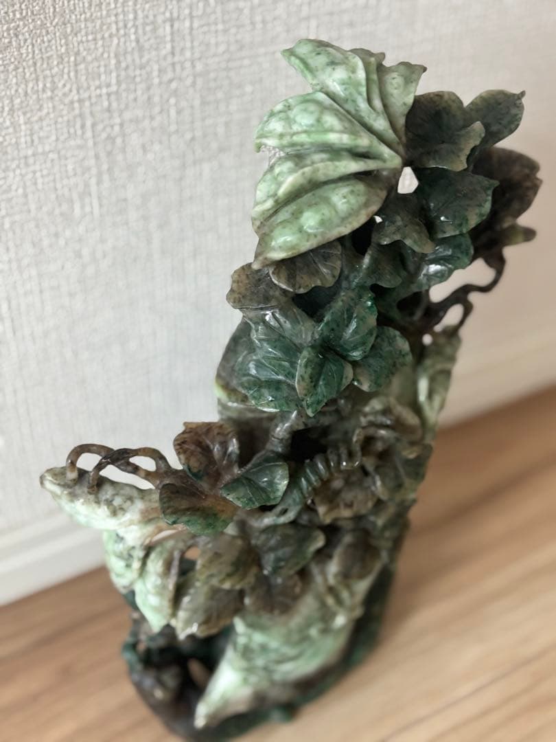 玉石翡翠 植物モチーフ 彫刻 高さ約25cm
