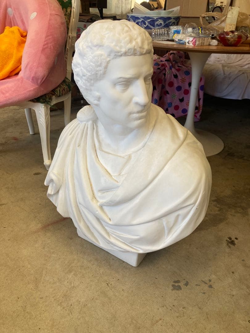 ブルータスの胸像　石膏像