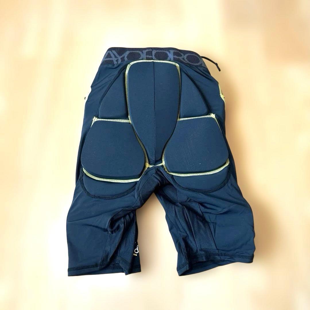 鎧武者　ヒッププロテクター　ハーフ スノーボード・スキー　Mサイズ　未使用品