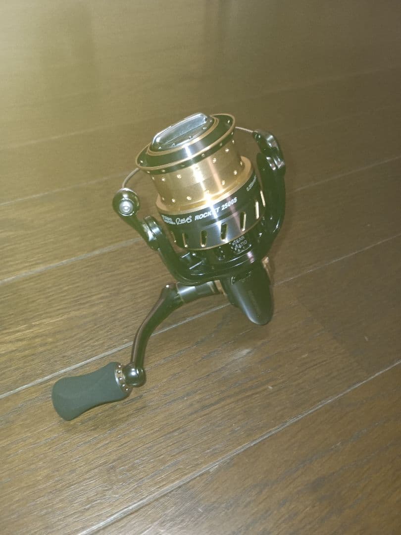 Abu Revo ROCKET2500Sプラス（Abu用ハンドル接続アダプター）