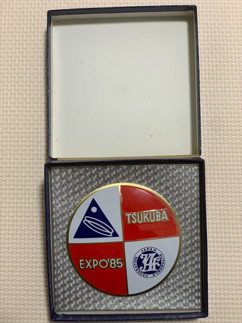 TSUKUBA EXPO'85 ピンバッジ JAF