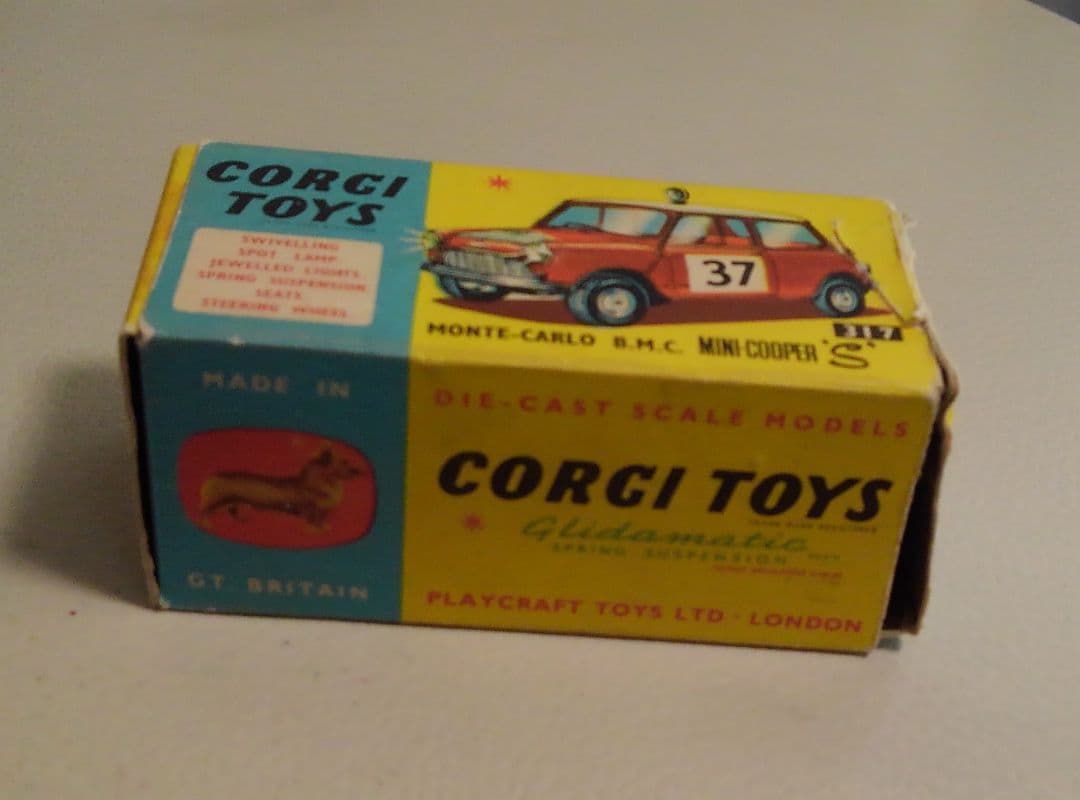 ・モンテカルロクーパーSダイキャストミニカー