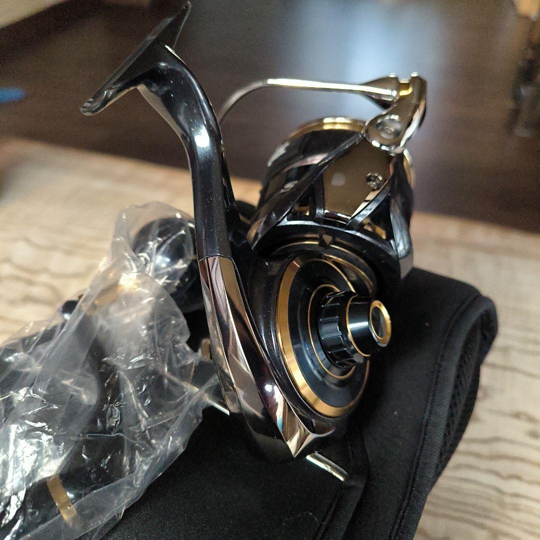 Daiwa ソルティガ18000Pスピニングリール 専用ケース付き