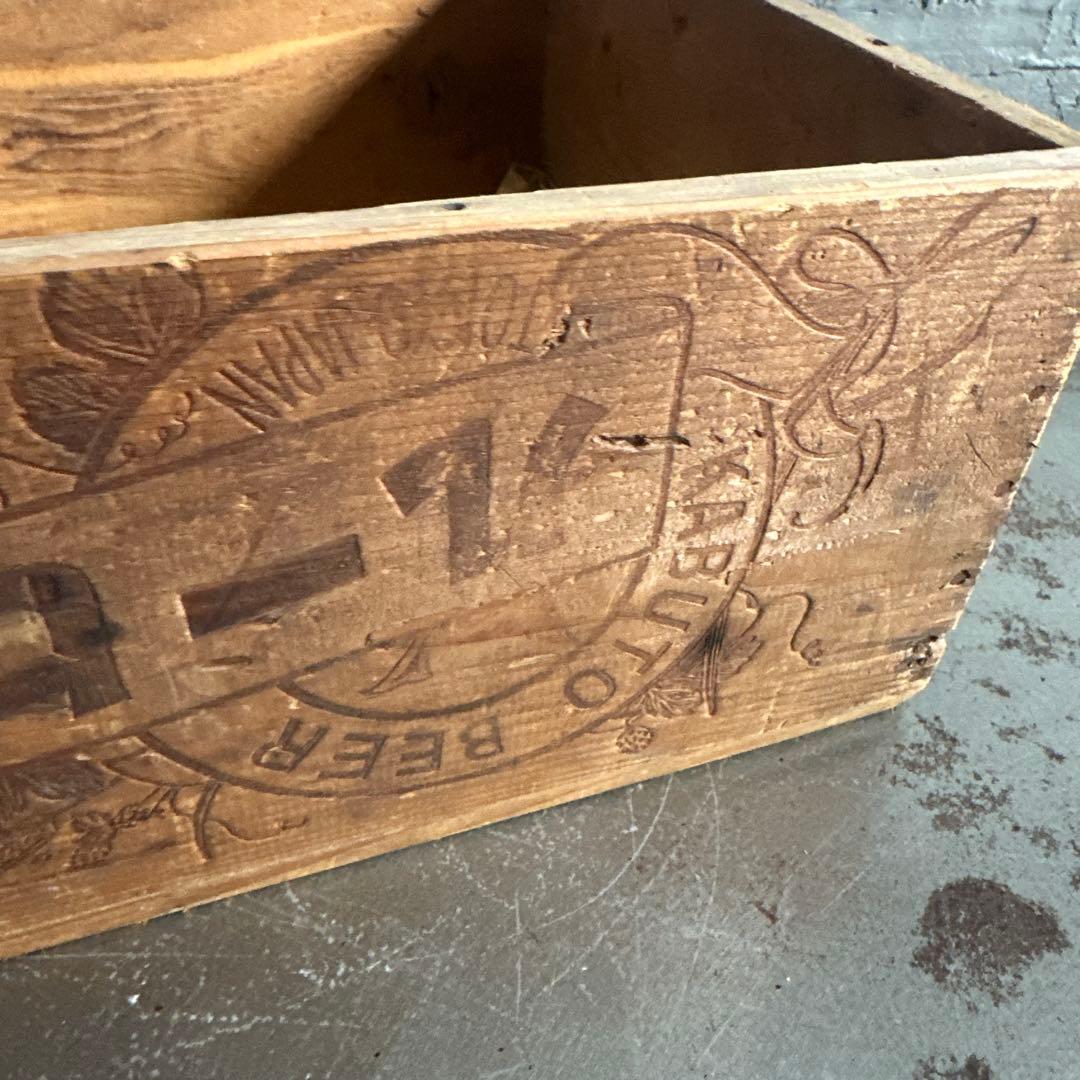 カブトビール　ヴィンテージ木製彫刻収納ボックス