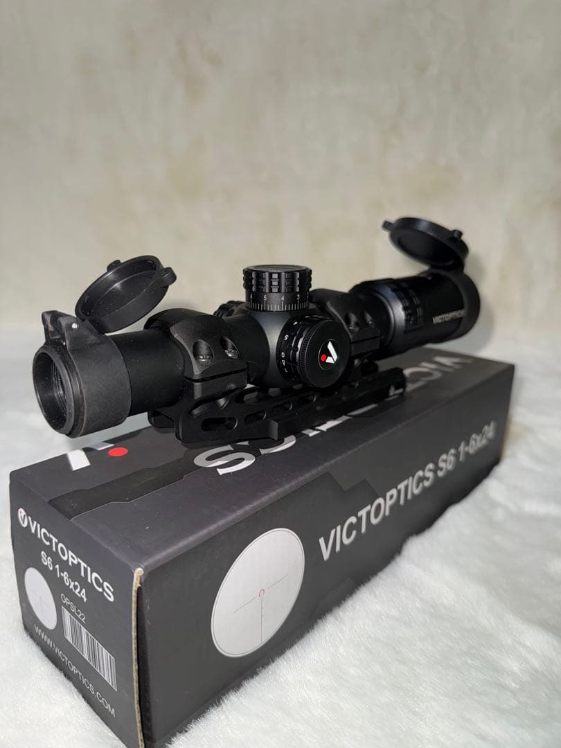 ライフルスコープ　LPVO 1-6×24mm 箱、付属品付き